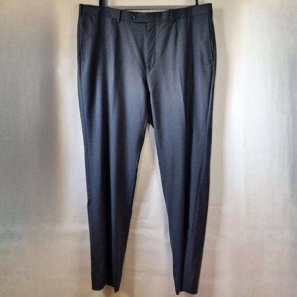 Giorgio Armani (or specify actual brand if different) Men's Grey Flat Front